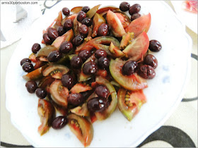 Tomates con Aceitunas Caseras