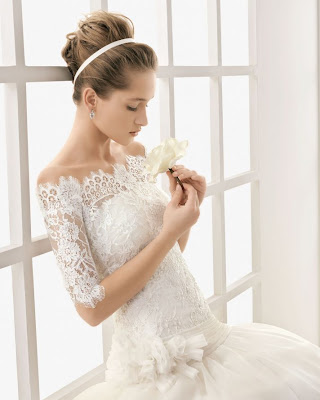 classic-lace-wedding-dress