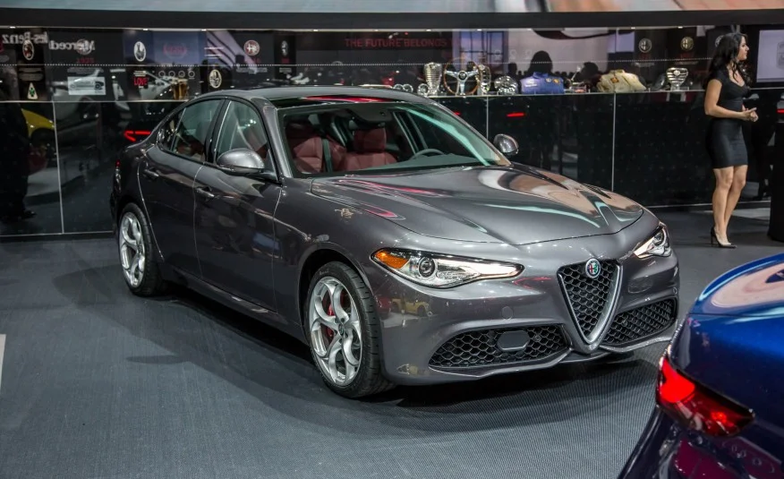 Giulia 2017 hứa hẹn sẽ mang thương hiệu Alfa Romeo phổ biến trở lại