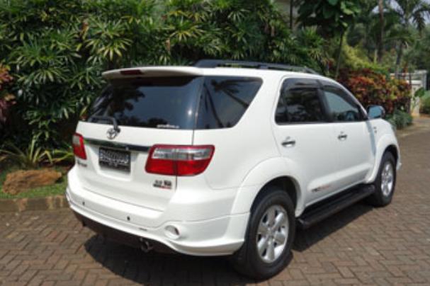 Dijual - Toyota Fortuner diesel tahun 2010 | Iklan Baris Mobil Gratis