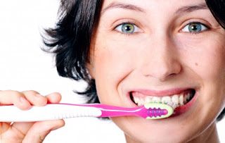 Cara Membersihkan Karang Gigi Secara Tradisional Alami