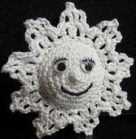 http://www.ravelry.com/patterns/library/snowflake-snoflingan