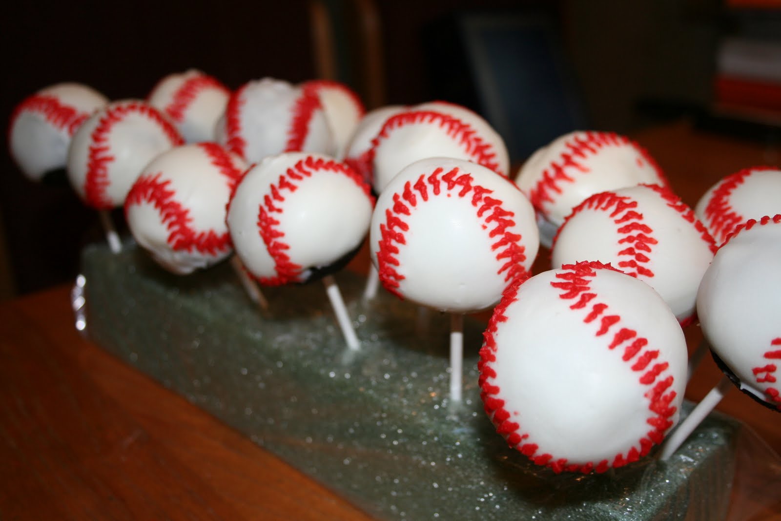 cake pops ideas for kids Little Man's Baseball Cake Pops