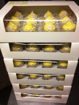 cupcakes and a wedding cake to match their'Lemon Lace' affair