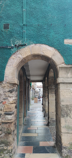 Arco en el Barrio de Xabugo en Avilés. Camino del Norte