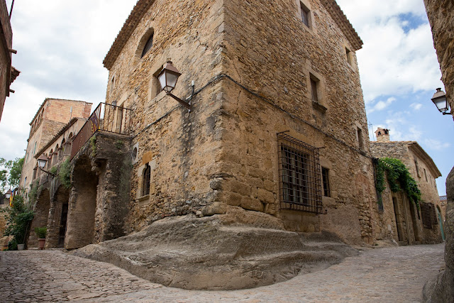 Средневековый город Ператальяда (Peratallada)