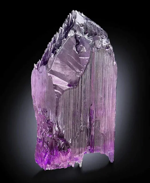 Kunzite crystals