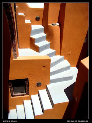 Escalera exterior pintada
