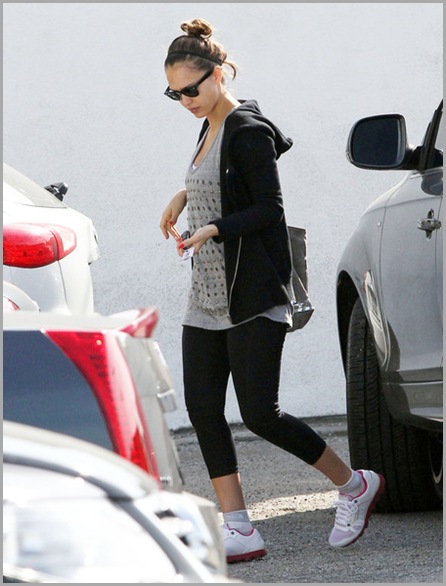 Jessica Alba Pregnant Jessica Alba Arriving 7