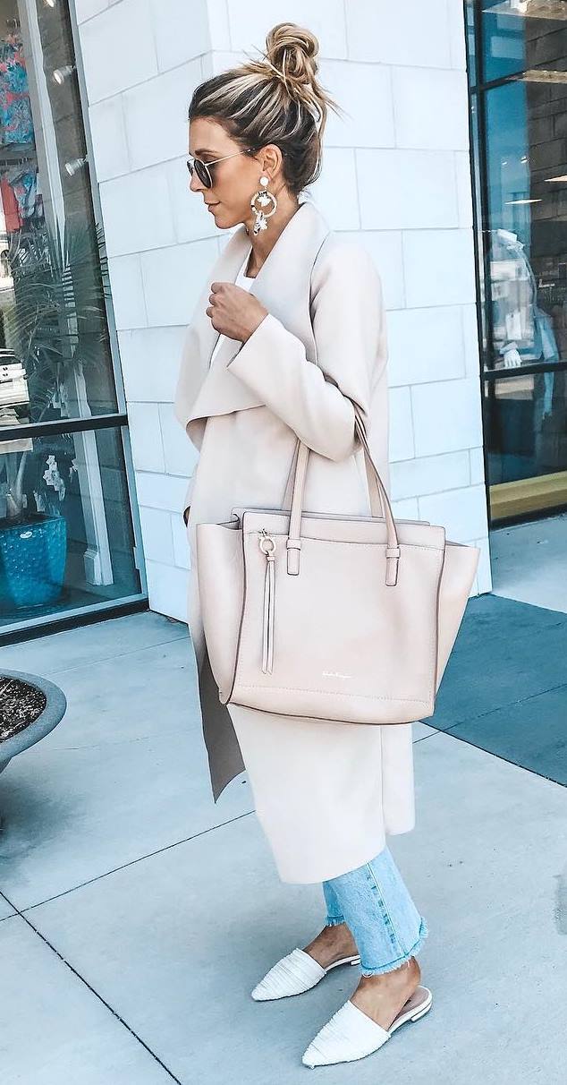 blush fall outfit inspiration / coat + handbag + jeans + white loafers