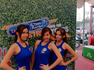 Essanne Yuxuan Singapore Sexy Model Sexy Blue Dress Tiger Beer Advertising 9