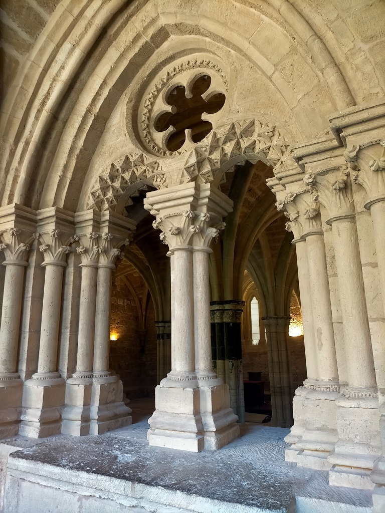 visitar-monasterio-piedra-claustro