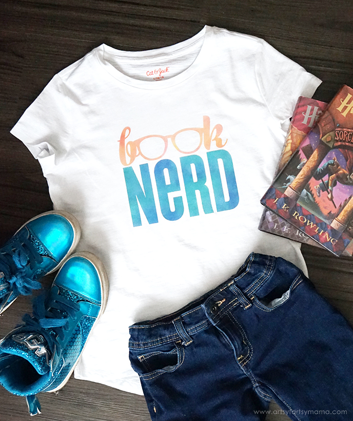 Let the world know you LOVE books with this DIY Book Nerd Shirt made with Cricut Patterned Iron-On!