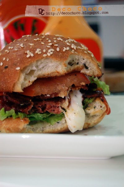 Deco Choco: Chicken meatloaf burger
