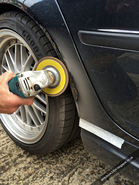 Sanding off Rust from BMW E46 330d Saloon rear wheel arch