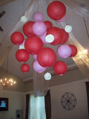  the illusion of floating or we can use ribbon in your wedding colors