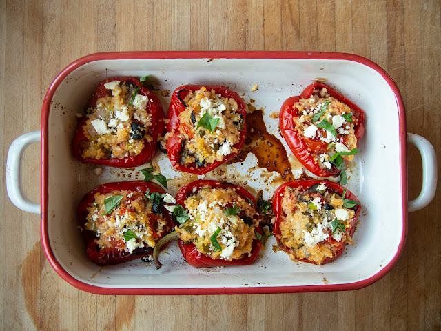 pimentos rellenos de cuscús y queso feta