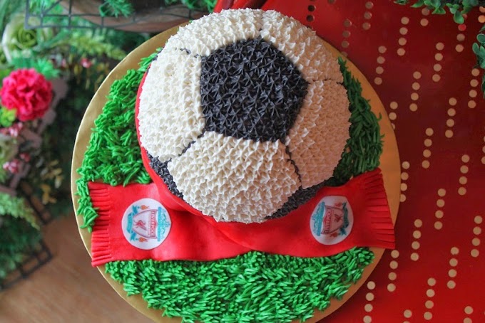 Football cake