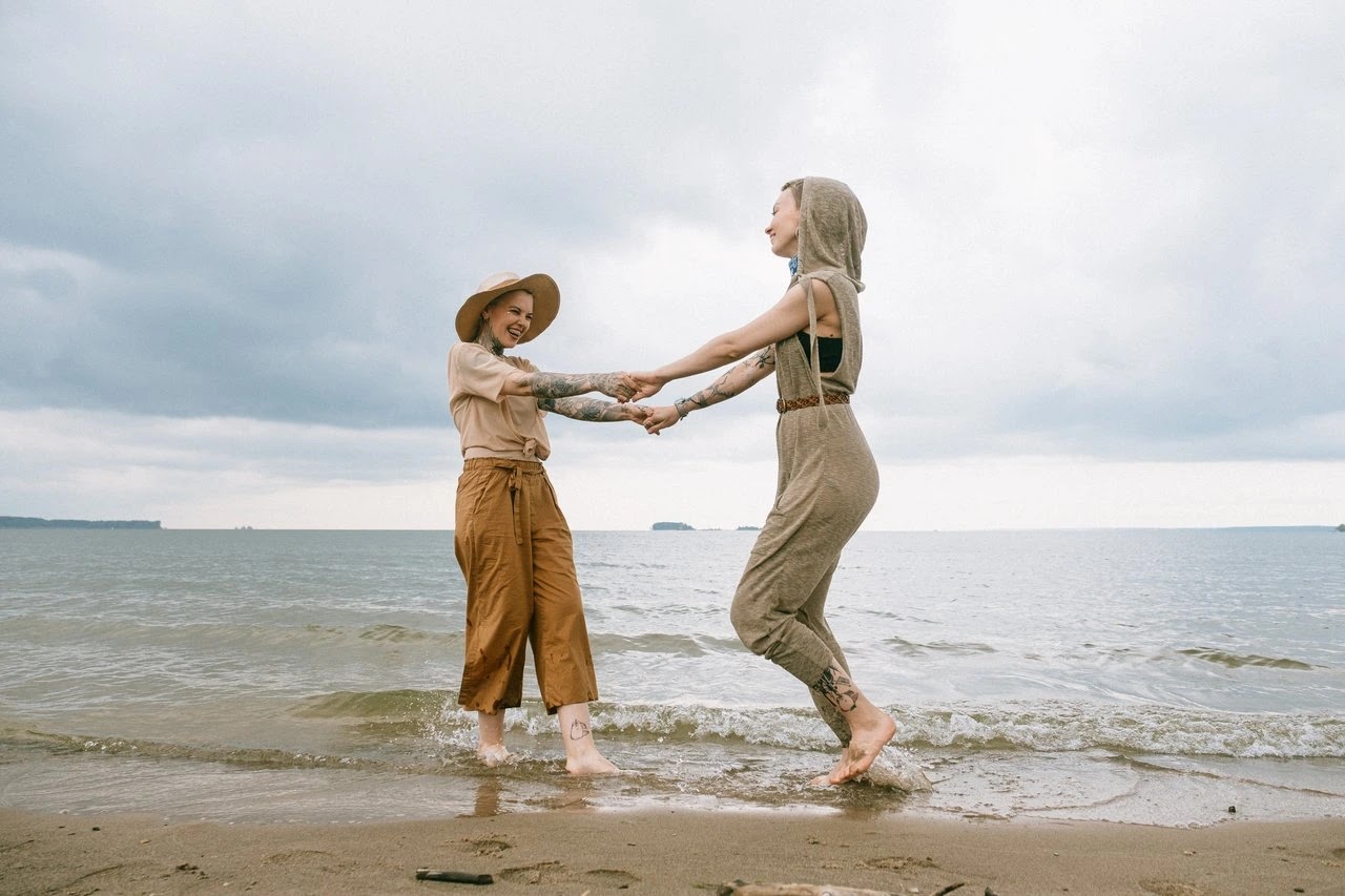 Anak Pantai Extrovert foto Anna Shvets