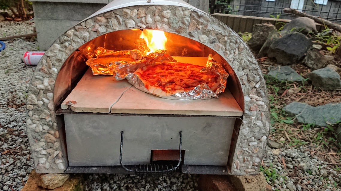 Debus くりえ と 軽量ピザ窯の製作