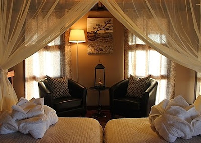 http://www.namibiareservations.com/hoodia_lodge.html