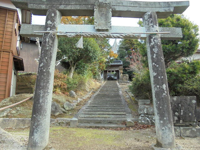 岡成神社