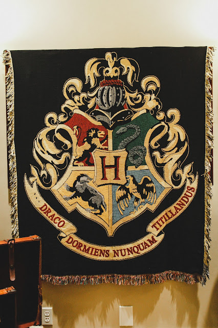Hogwarts Crest Blanket