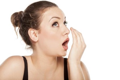 Ketahui Penyebab dan Cara Menghilangkan Bau Mulut