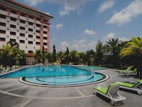 Kolam Renang The Sunan Hotel Solo