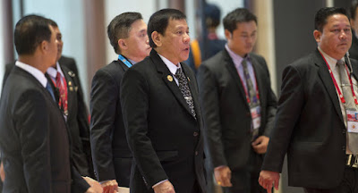 Presiden Filipina Kepada Kelompok Abu Sayaf : Saya akan Menyayat Dada Kalian dan Memakannya Mentah-mentah! - Commando