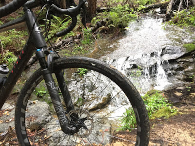 https://www.bikerumor.com/2017/04/19/fox-32-step-cast-ax-gravel-adventure-suspension-fork-launches-experiment/