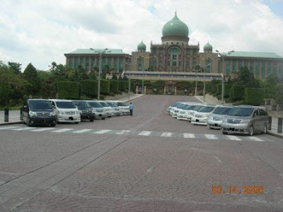 Toyota Alphard Gathered At Putrajaya