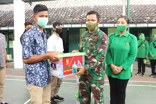 Kodim 0726/Sukoharjo Salurkan Bantuan Dari Kasad Untuk Anak Yatim Piatu akibat Covid 19