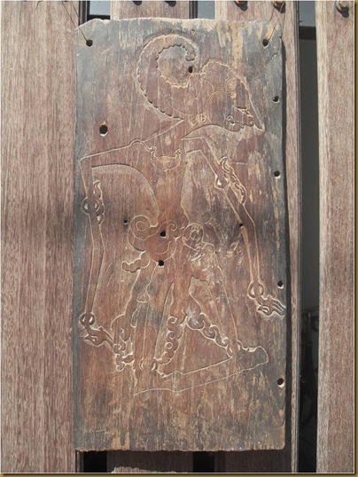 Pajangan keris | tempat majang keris | kayu ukiran wayang | Kayu tua ukiran pandawa lima | Kayu antik | Kayu galih antique | Antique Carved wooden | Wood Carving | Hand Carved Wooden Statue | Javanese wood carving | Indonesian Ethnic wood carved