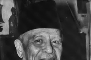  Biodata  Buya Hamka: Haji Abdul Malik Karim Amrullah