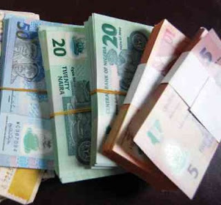 RECESSION: N100, N5, N10, N20, N50 Denominations SCARCITY Hit Nigerian Banks