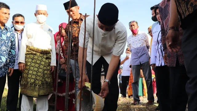 Mahyeldi Resmikan Sekretariat IKKA Kota Pekanbaru dan Letakan Batu Pertama Pembangunan Gedung Sekolah