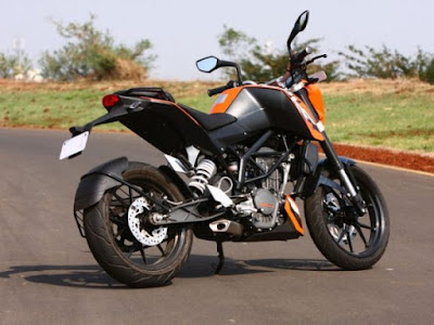 KTM 200 Duke right side rear look