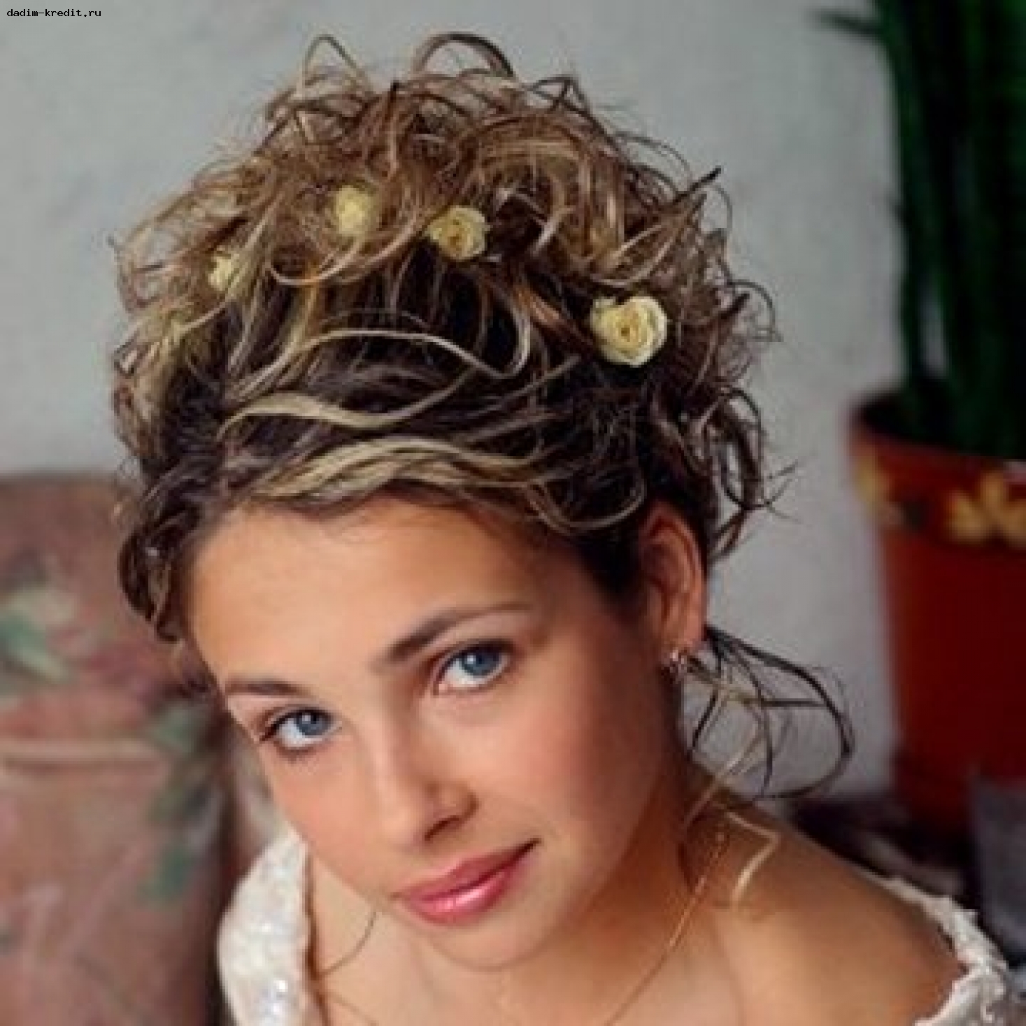 Wedding Hair Flowers for Elegant Wedding Hairstyle
