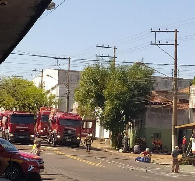 Incêndio destrói casa de tintas em Presidente Prudente