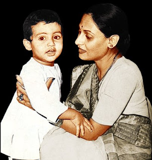 Child Abhishek with Jaya Bachchan 