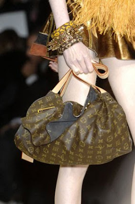 santorini-louis-vuitton-handbags-spring-2009.jpg