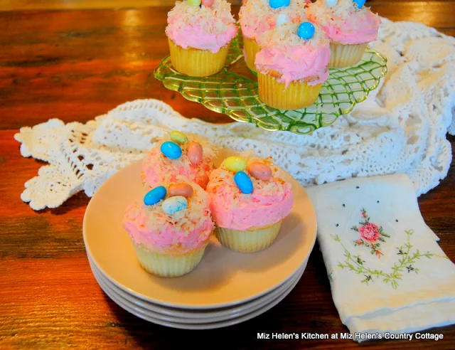 Egg Nest Cupcakes at Miz Helen's Country Cottage