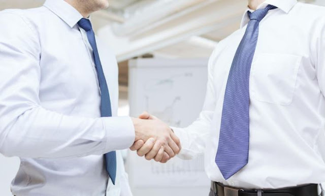 employee and manager meeting