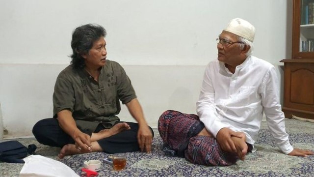 HEBOH Cak Nun Sebut Indonesia Dipimpin Fir'aun Bernama Jokowi, Gus Mus Ungkap Sosok Cak Nun Yang Sebenarnya