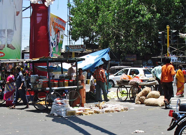 street market in Pune