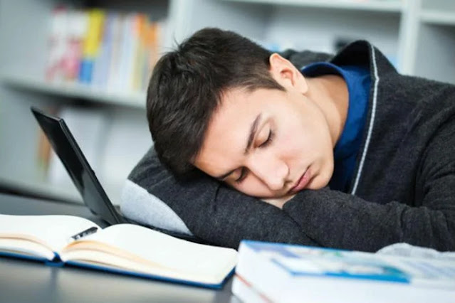How To Reduce Sleepiness While Studying | Most Effective Tips