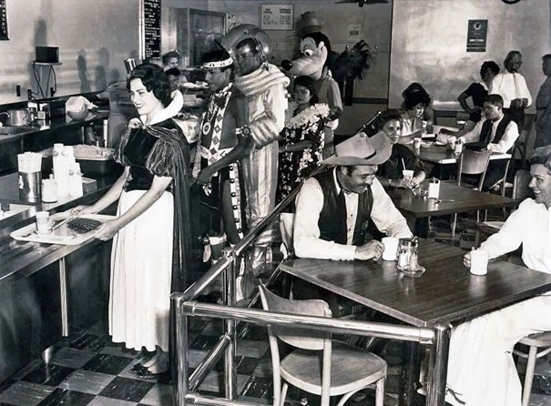 Кафетерий в Диснейленде для сотрудников в 1961 году.