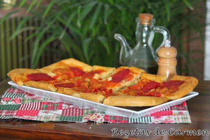 Coca de pimientos y bacalao