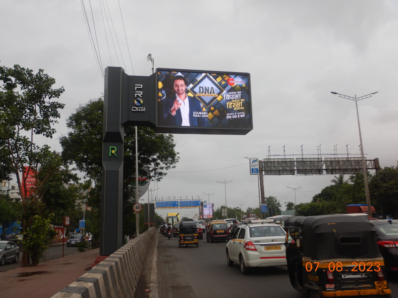 Zee News embraces an innovative Digital Out-of-Home (DOOH) strategy to elevate its prime-time show, "DNA",Fast News India,